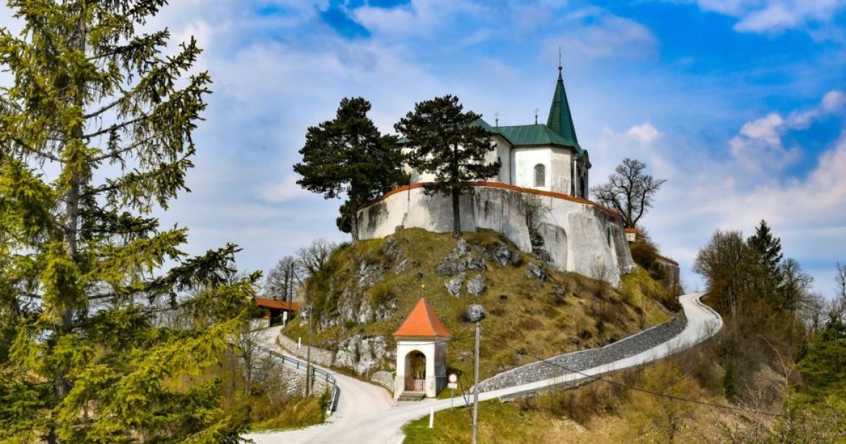Maša za pokojnega župnika Franca Mozetiča